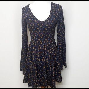 UO kimchi blue floral bell sleeve dress size M